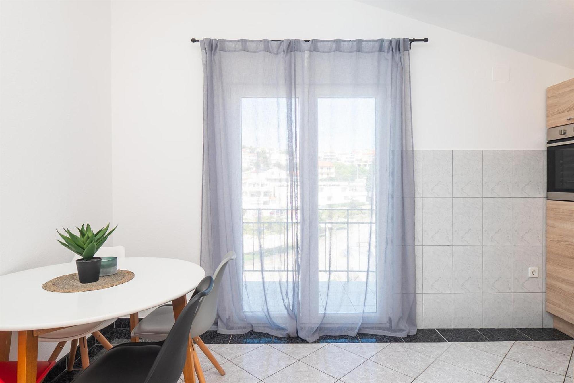 Apartments Polly Primosten Luaran gambar