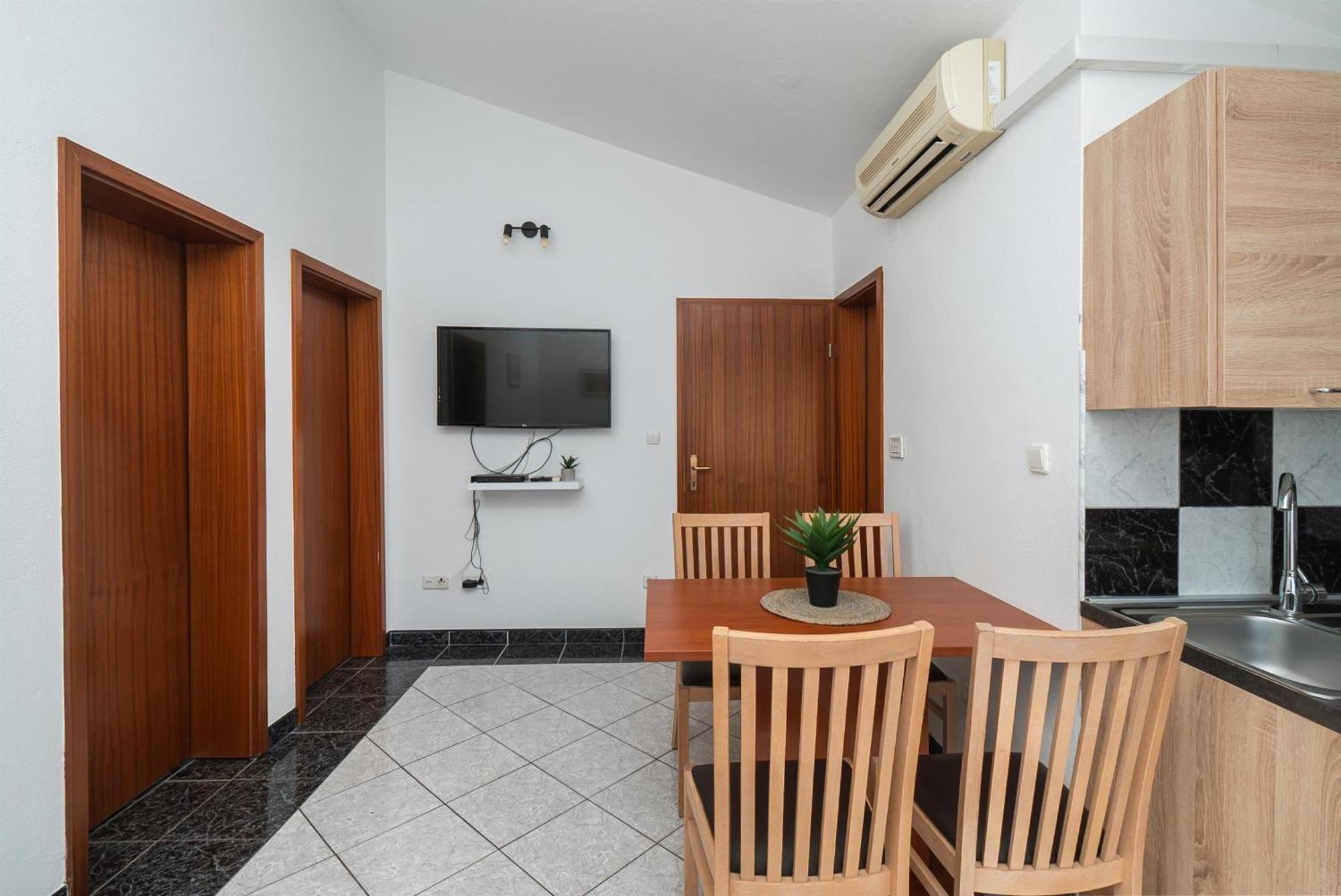 Apartments Polly Primosten Luaran gambar
