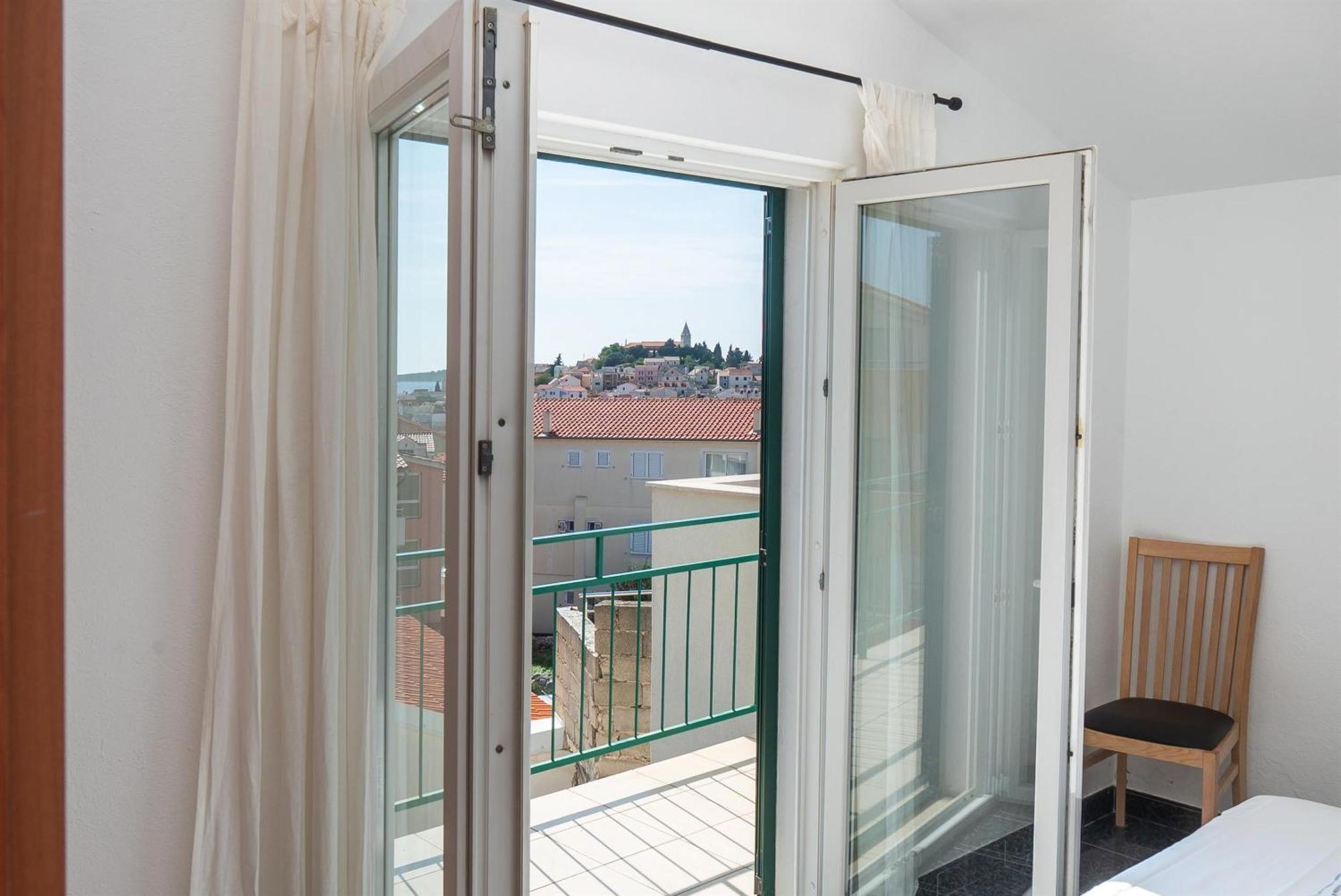Apartments Polly Primosten Luaran gambar