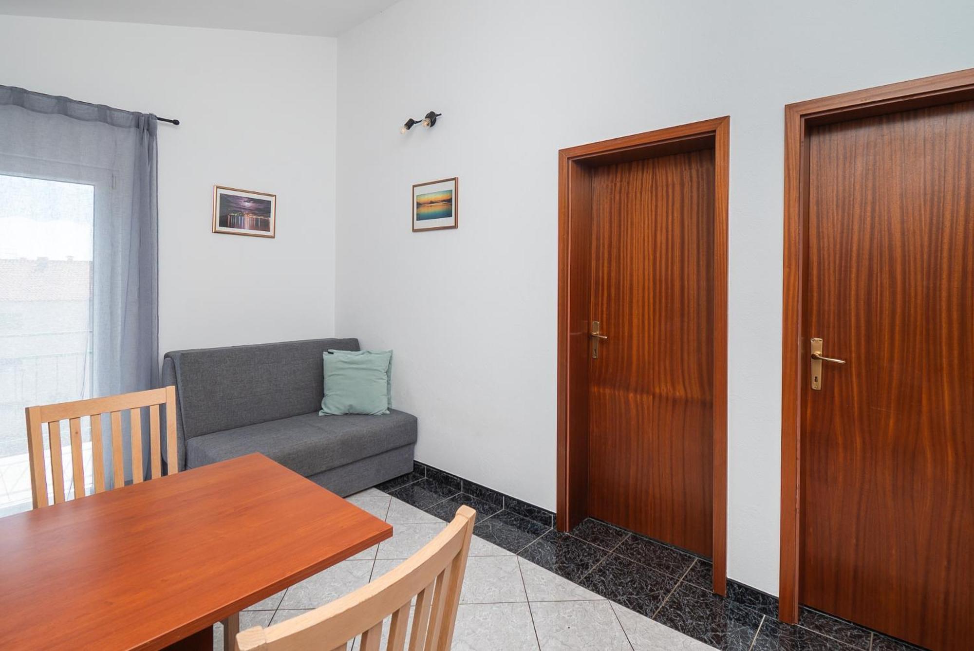 Apartments Polly Primosten Luaran gambar