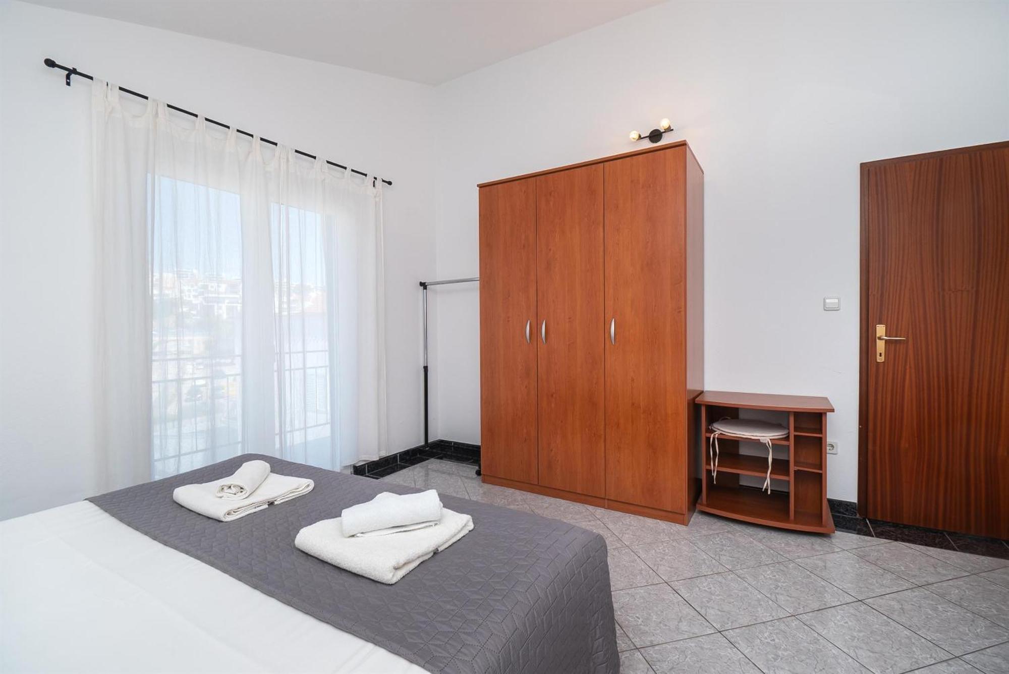 Apartments Polly Primosten Luaran gambar